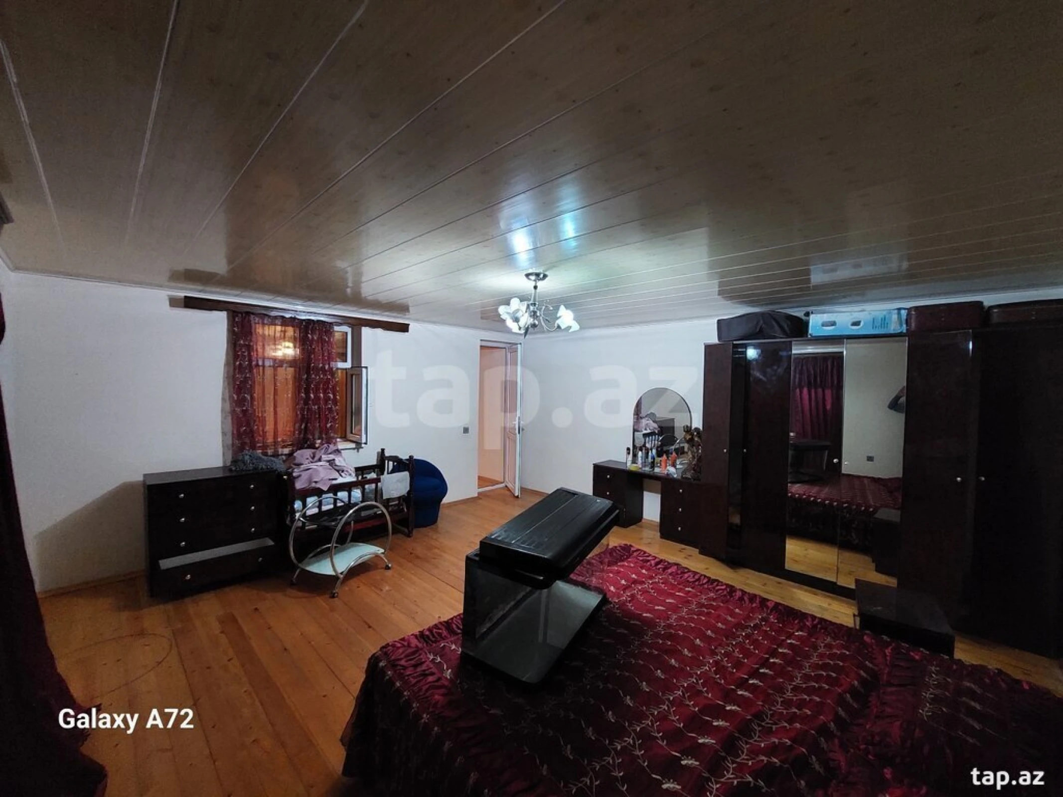 Satılır 5 otaqlı həyət evi