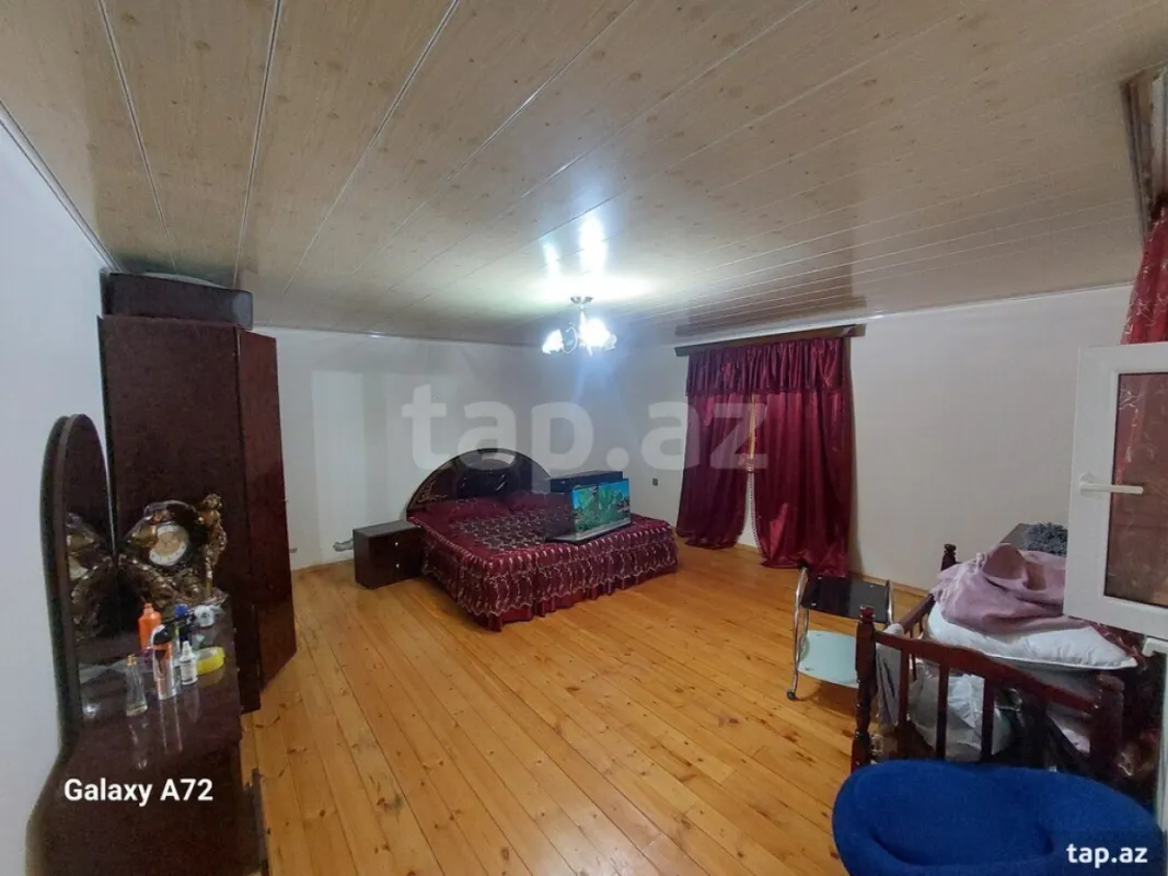 Satılır 5 otaqlı həyət evi