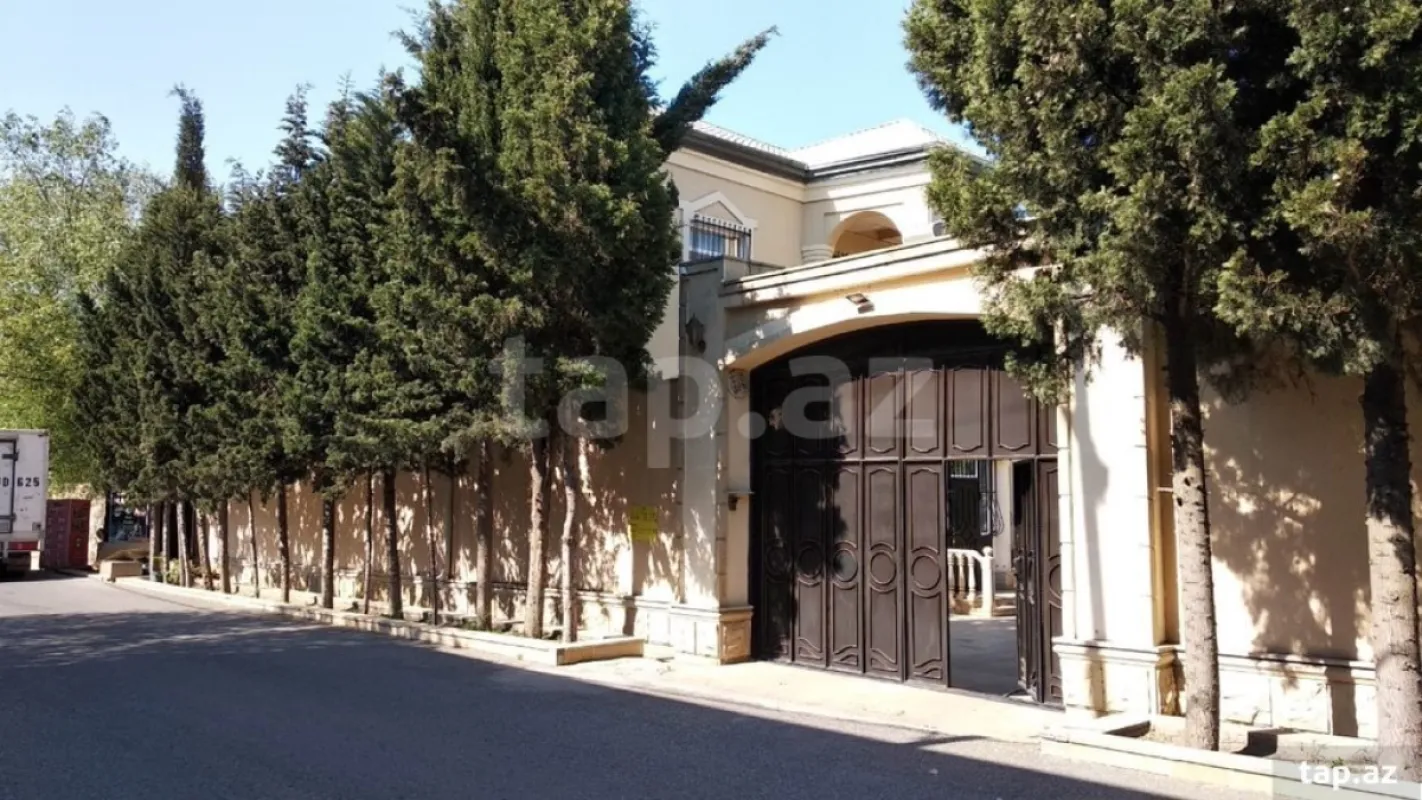 Kirayə verilir 8 otaqlı həyət evi