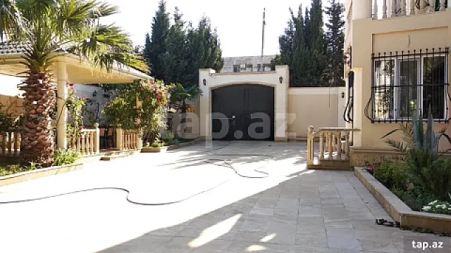 Kirayə verilir 8 otaqlı həyət evi