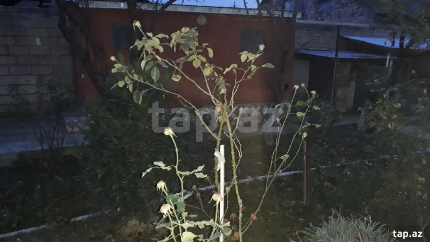 Satılır 4 otaqlı həyət evi