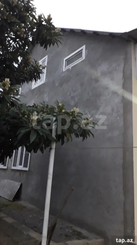 Satılır 4 otaqlı həyət evi