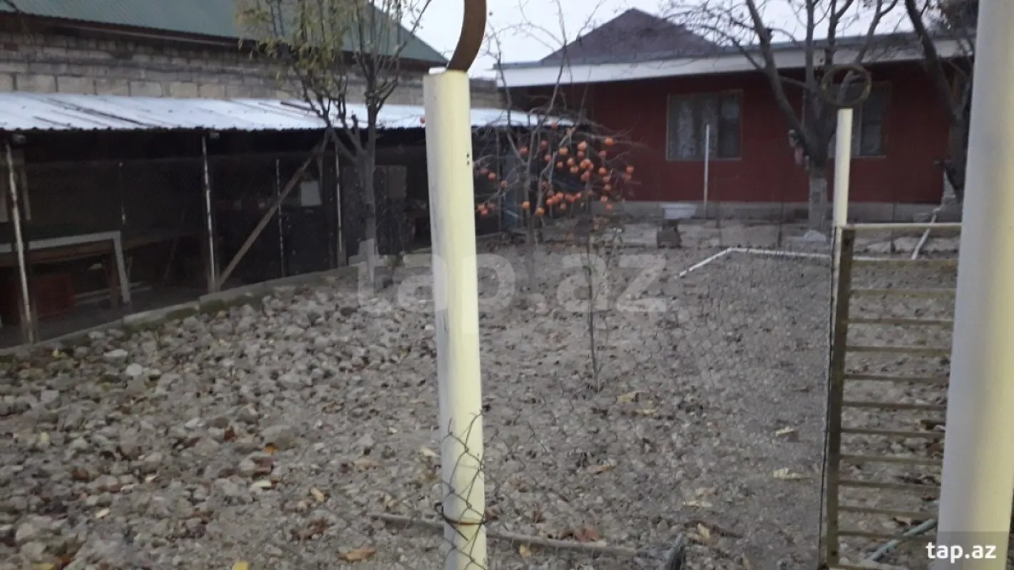 Satılır 4 otaqlı həyət evi