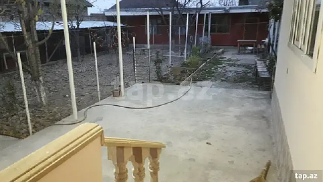 Satılır 4 otaqlı həyət evi