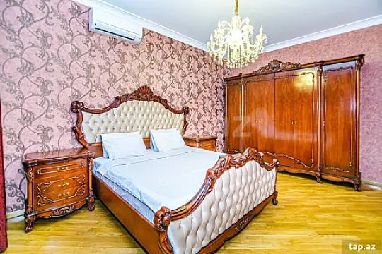 Kirayə verilir 3 otaqlı yeni tikili 140 m²