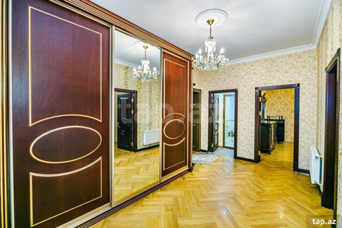 Kirayə verilir 3 otaqlı yeni tikili 140 m²