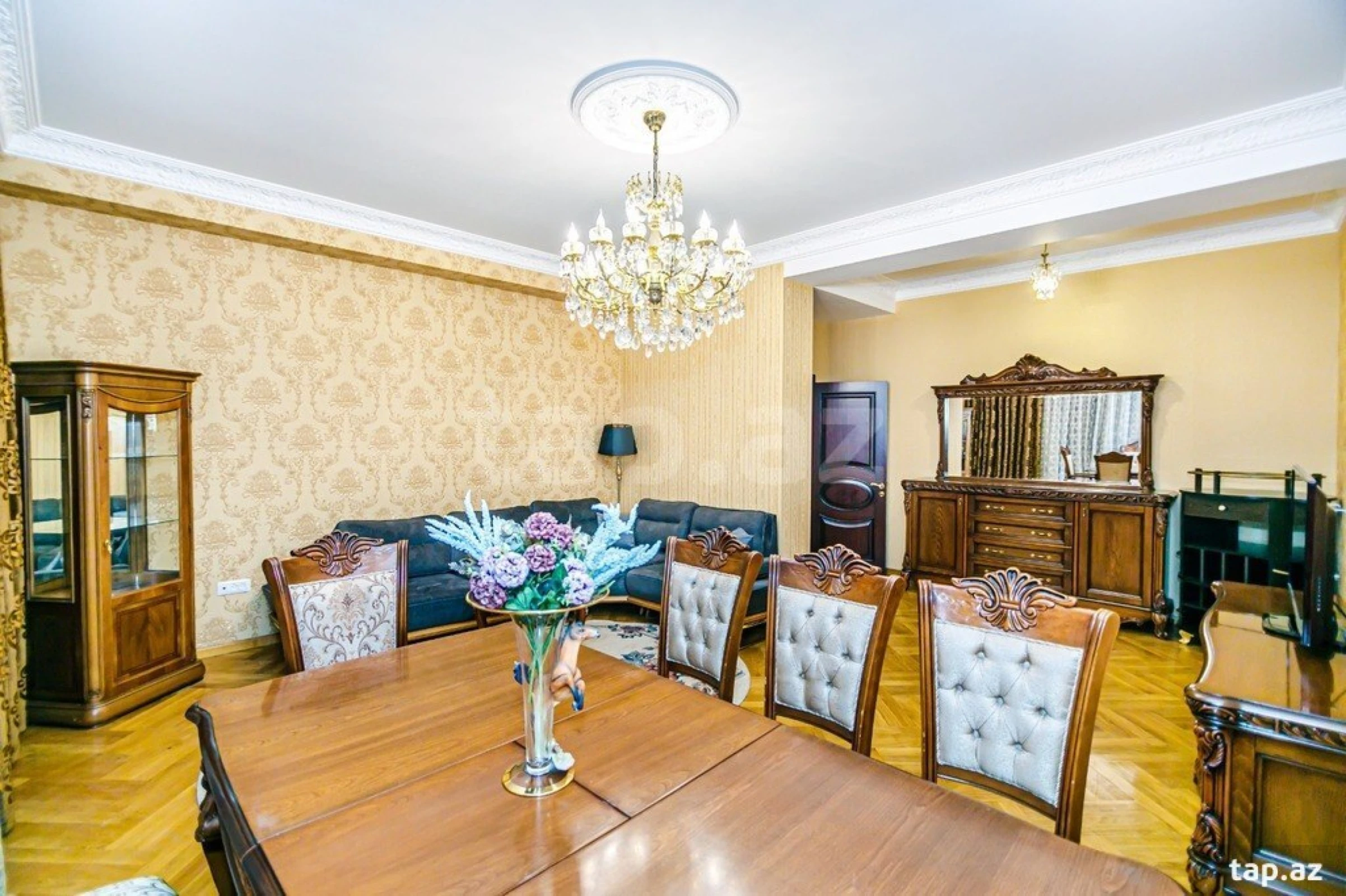 Kirayə verilir 3 otaqlı yeni tikili 140 m²