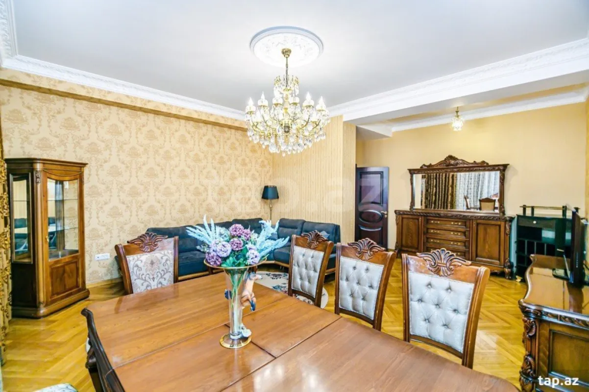 Kirayə verilir 3 otaqlı yeni tikili 140 m²