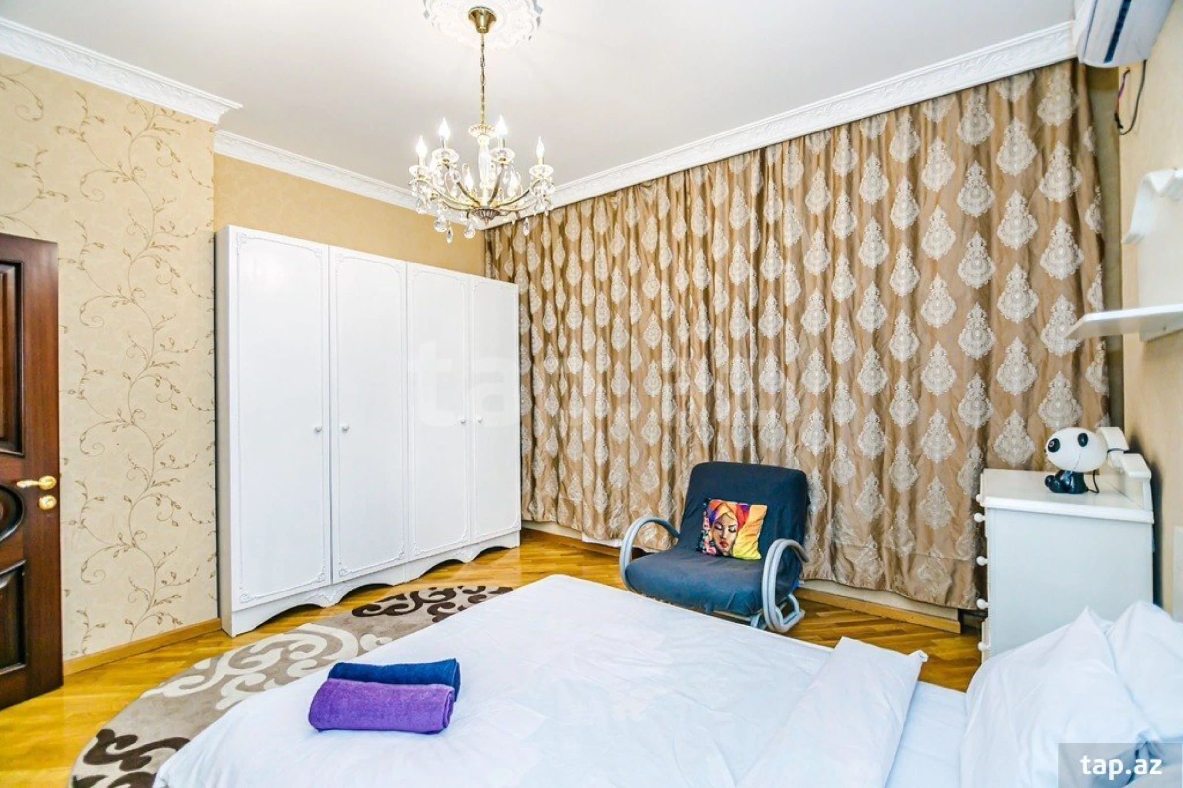 Kirayə verilir 3 otaqlı yeni tikili 140 m²