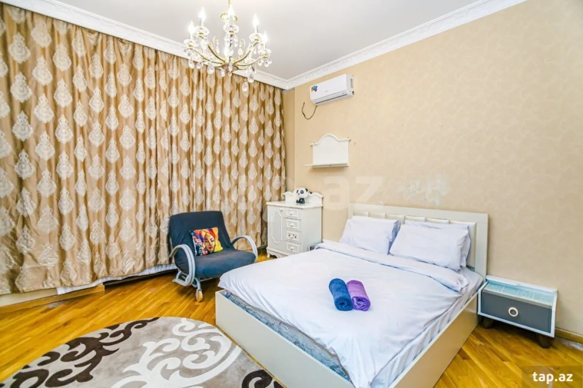 Kirayə verilir 3 otaqlı yeni tikili 140 m²