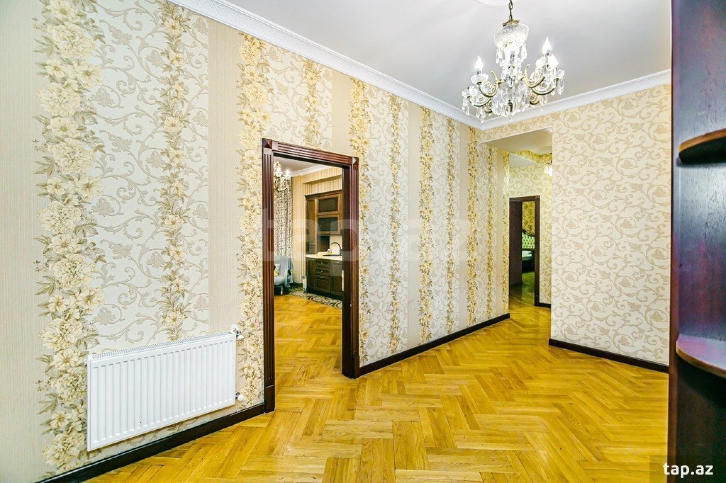 Kirayə verilir 3 otaqlı yeni tikili 140 m²