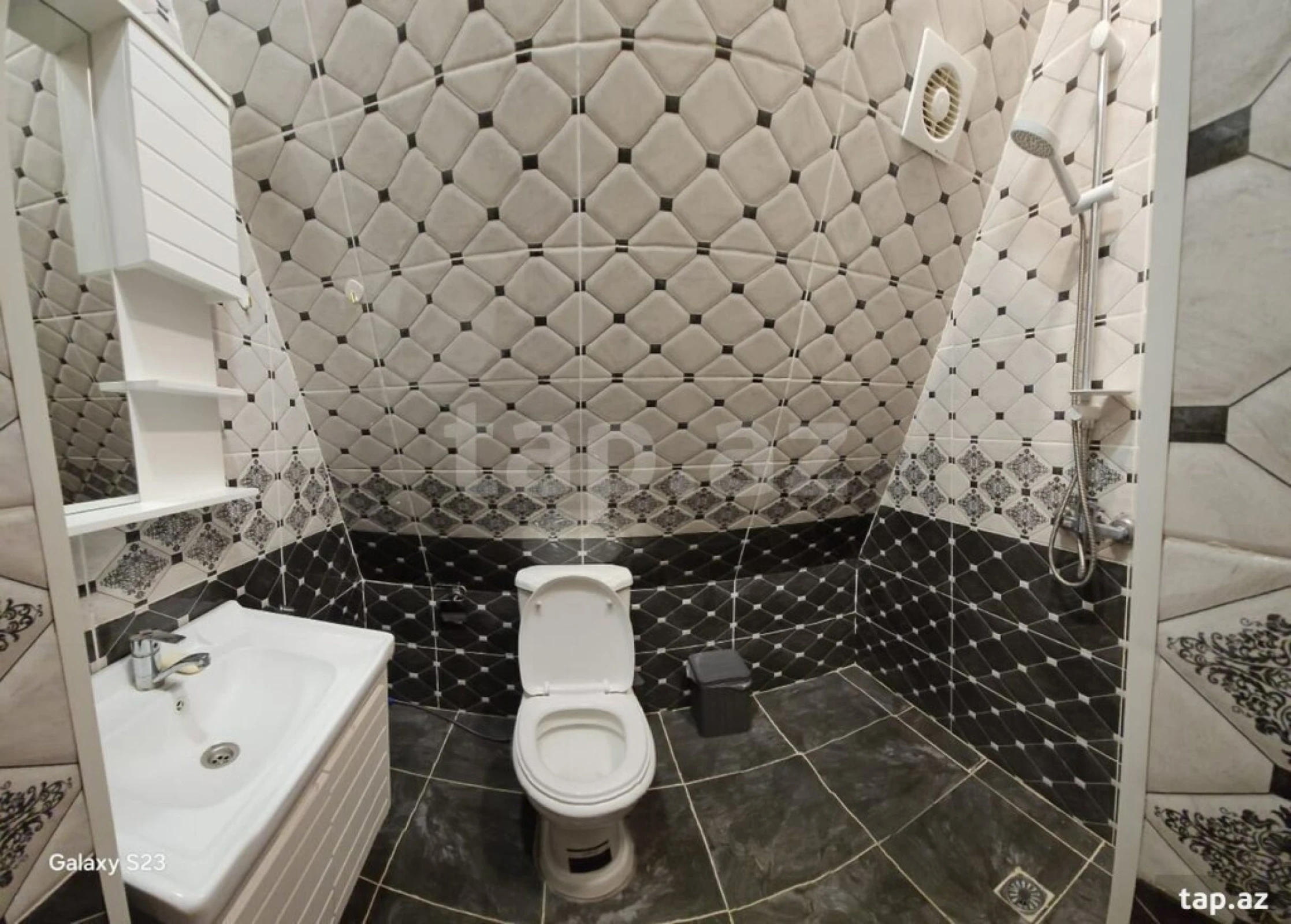 Kirayə verilir 4 otaqlı həyət evi