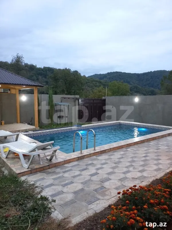 Kirayə verilir 4 otaqlı həyət evi