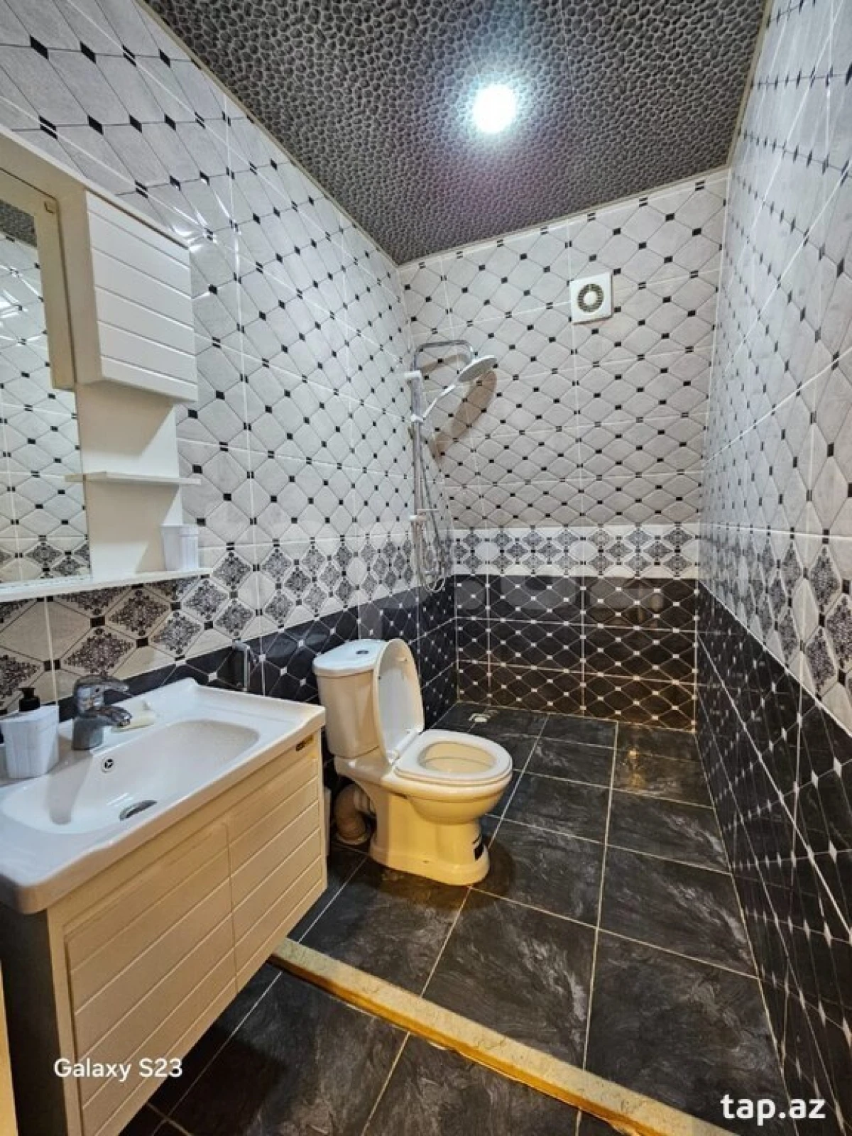 Kirayə verilir 4 otaqlı həyət evi