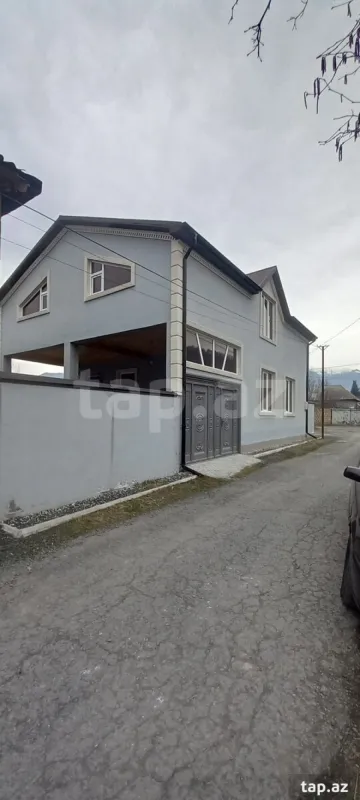 Satılır 4 otaqlı həyət evi 120 m²