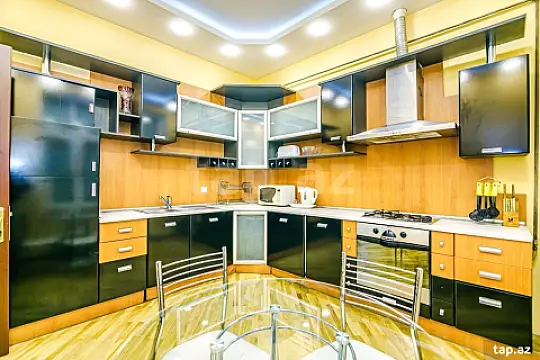 Kirayə verilir 3 otaqlı mənzil 0.1 m²