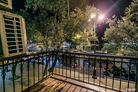 Kirayə verilir 2 otaqlı mənzil 88 m²