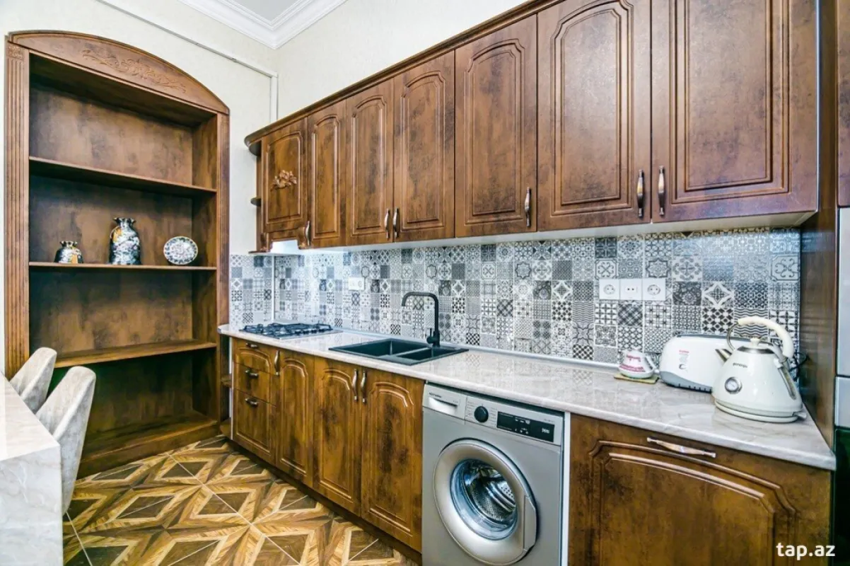 Kirayə verilir 2 otaqlı mənzil 88 m²