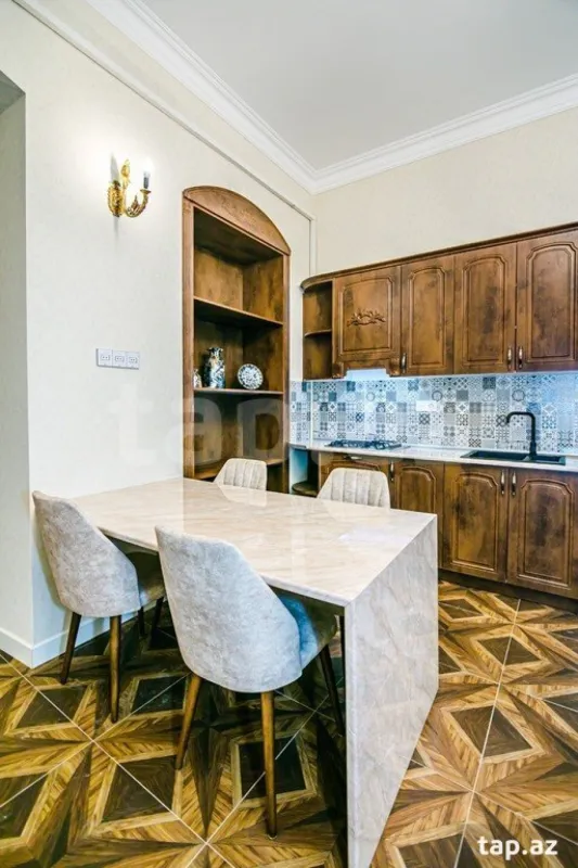 Kirayə verilir 2 otaqlı mənzil 88 m²