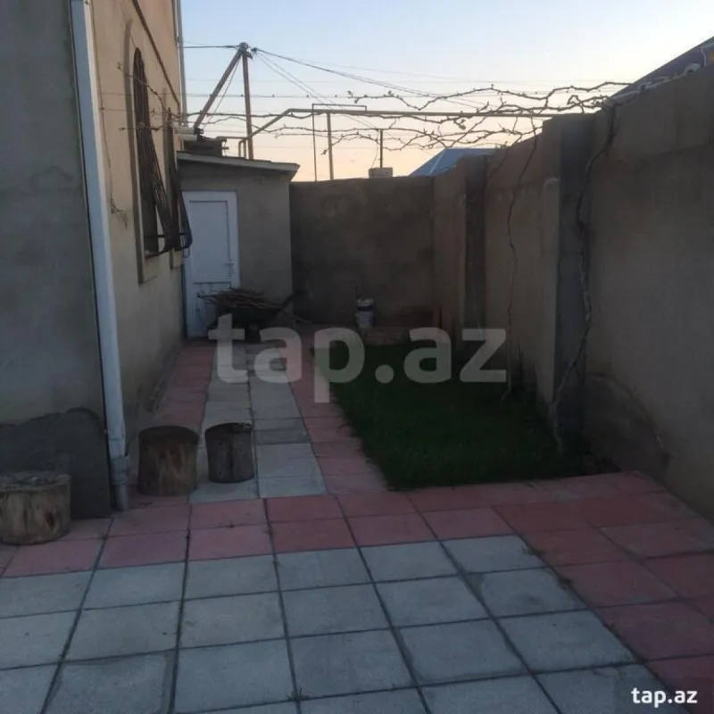 Satılır 6 otaqlı həyət evi 250 m²