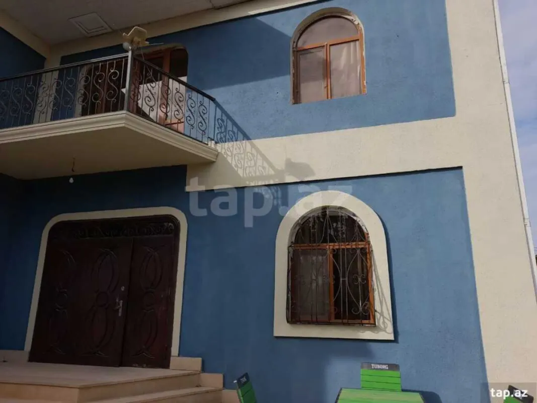 Satılır 6 otaqlı həyət evi 250 m²
