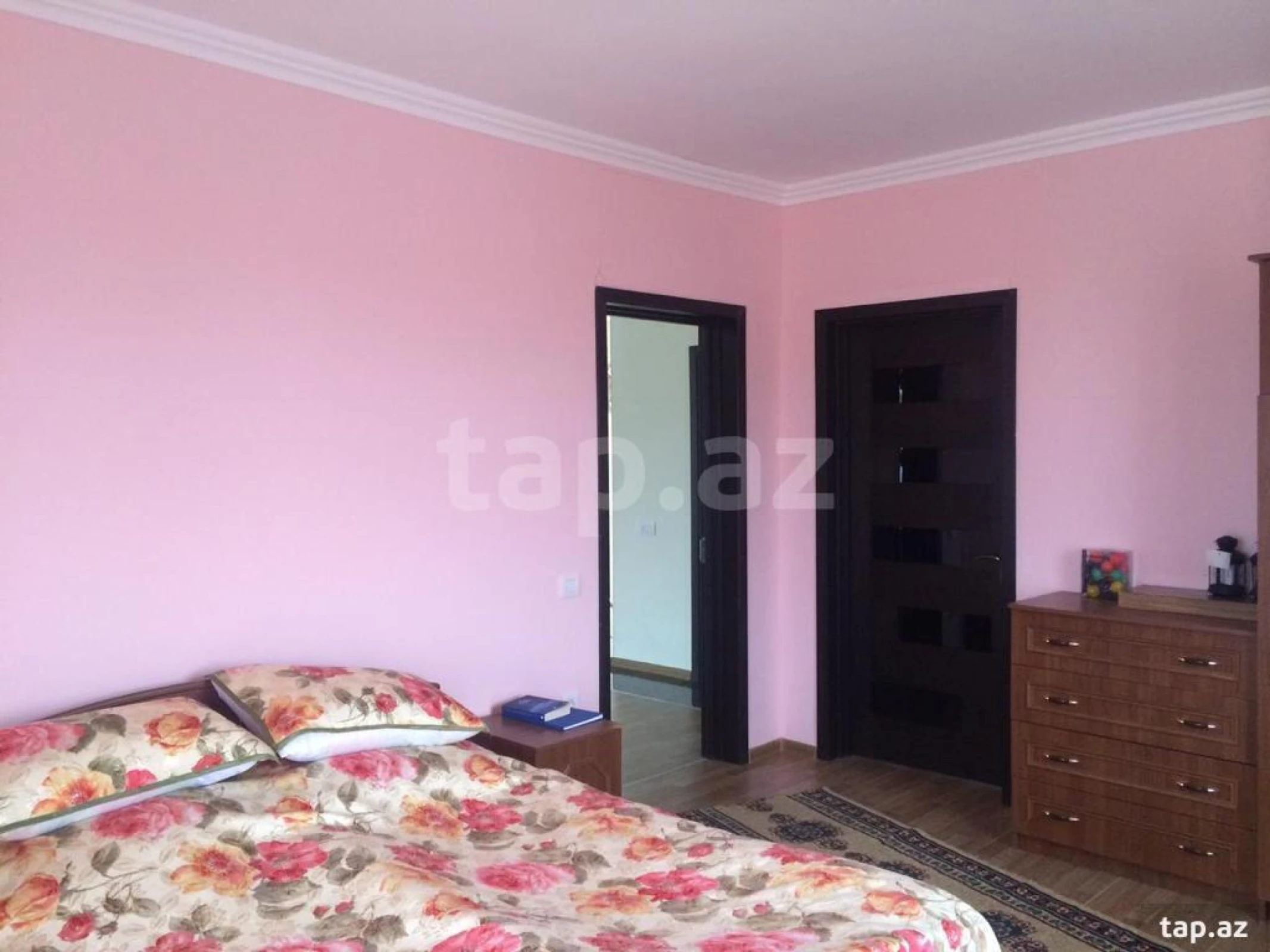 Satılır 6 otaqlı həyət evi 250 m²