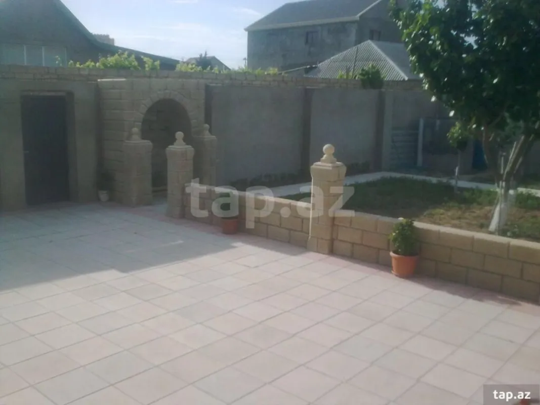Satılır 6 otaqlı həyət evi 250 m²