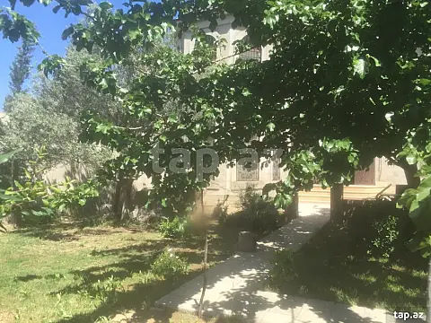 Satılır 6 otaqlı həyət evi 250 m²