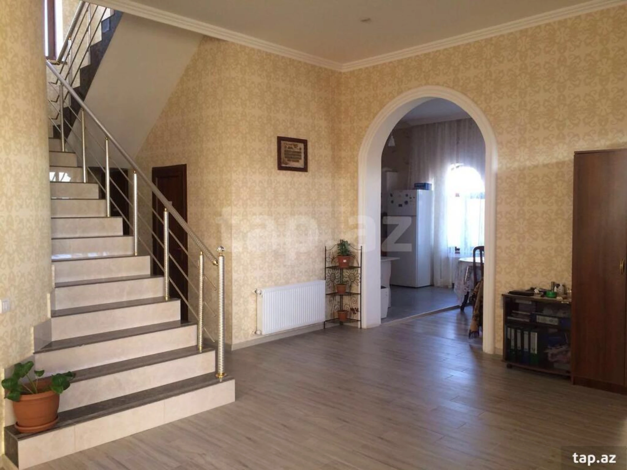 Satılır 6 otaqlı həyət evi 250 m²