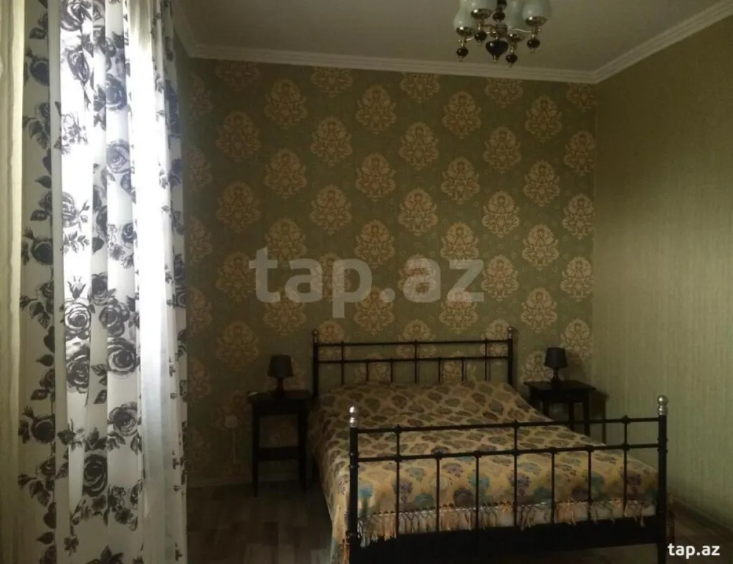 Satılır 6 otaqlı həyət evi 250 m²