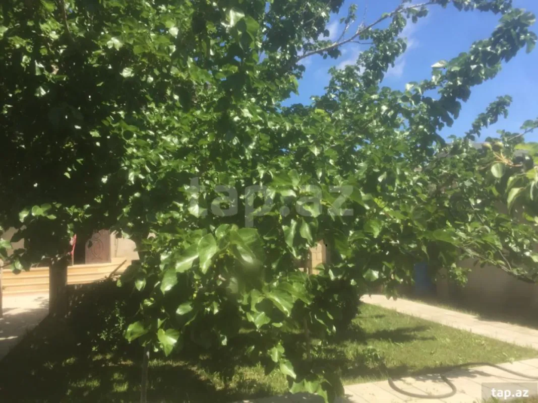Satılır 6 otaqlı həyət evi 250 m²