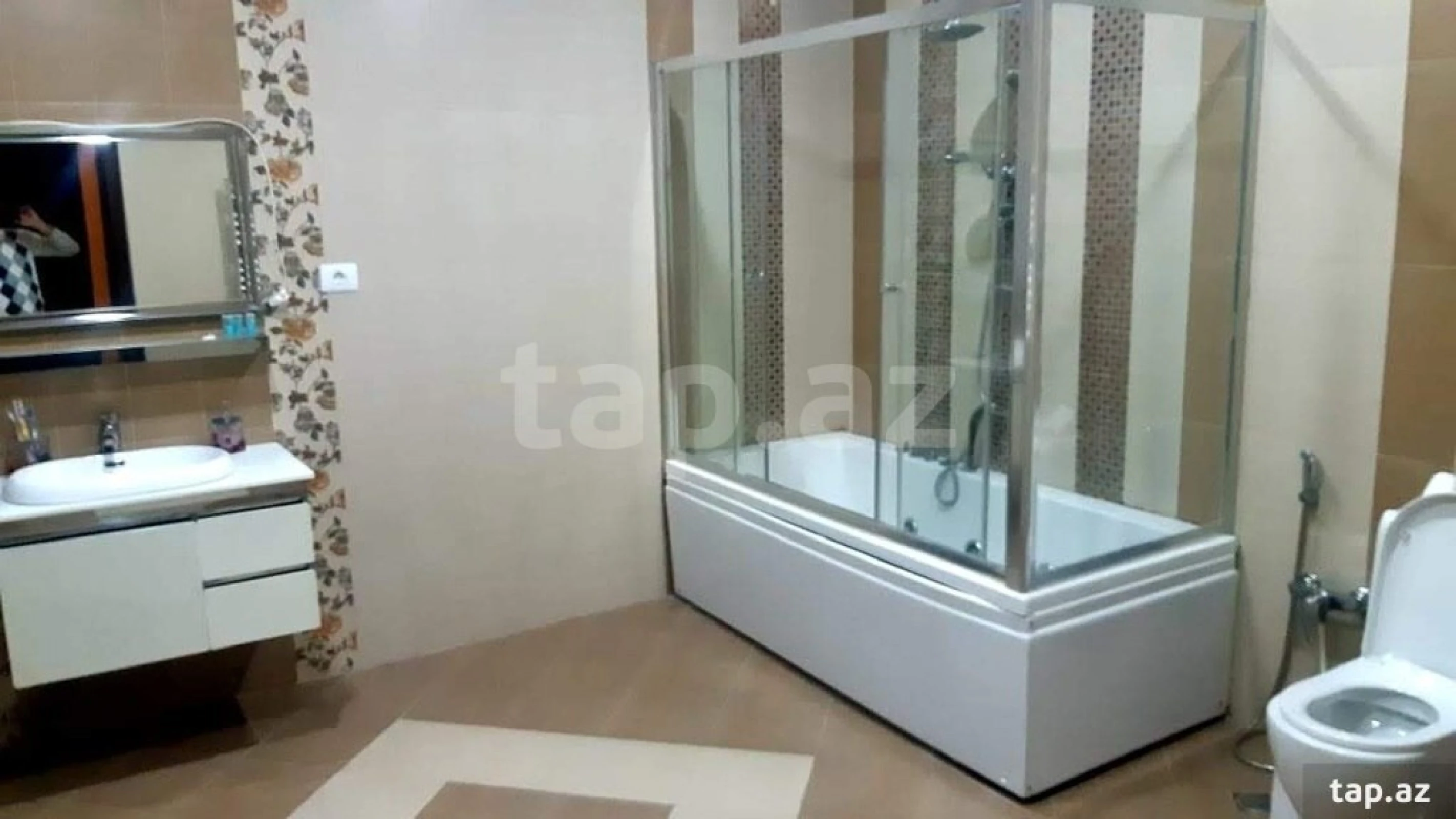 Kirayə verilir 6 otaqlı həyət evi 250 m²