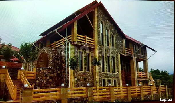 Kirayə verilir 6 otaqlı həyət evi 250 m² — Quba 6 otaq 250.00 m²