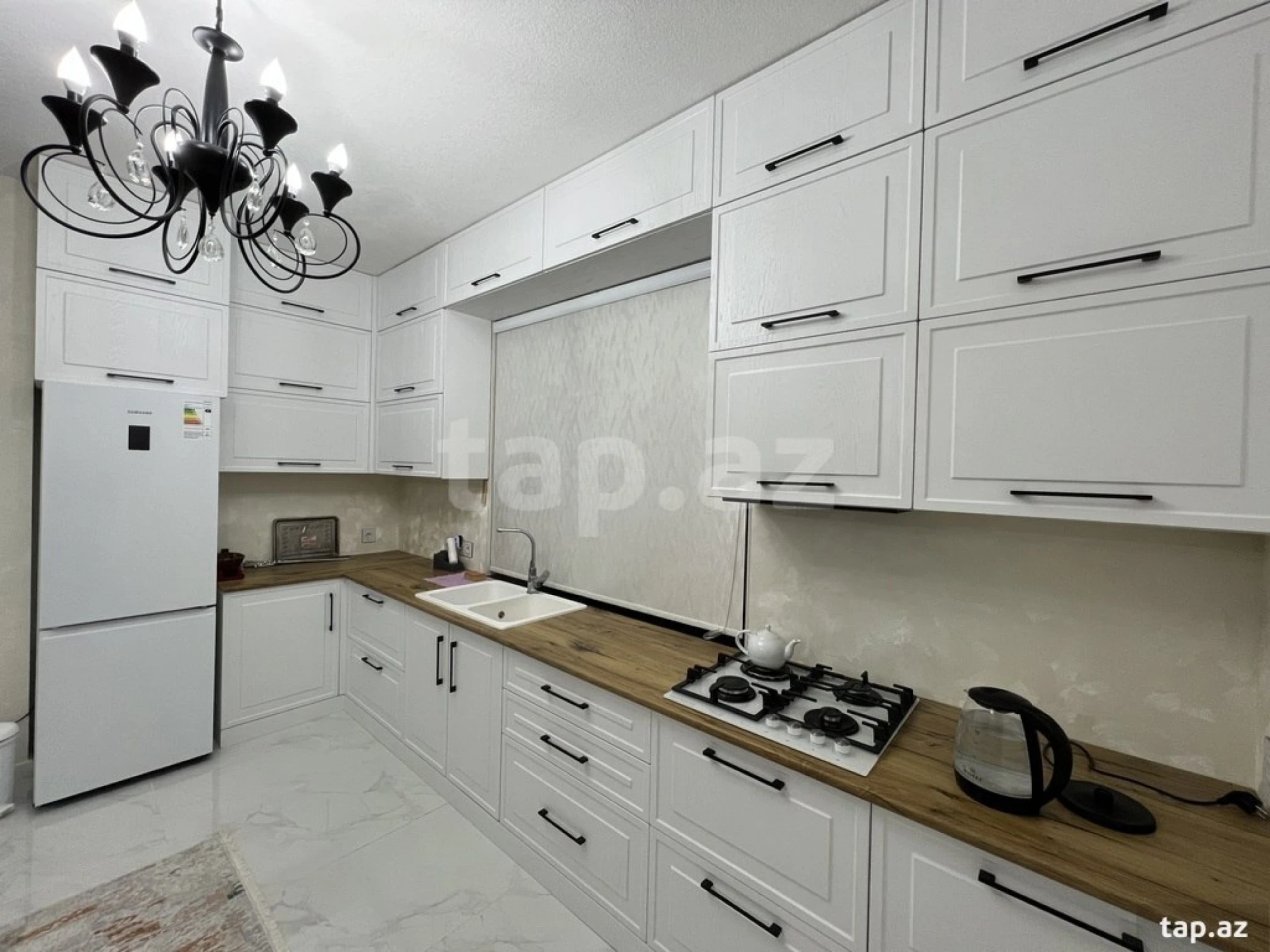 Kirayə verilir 6 otaqlı həyət evi