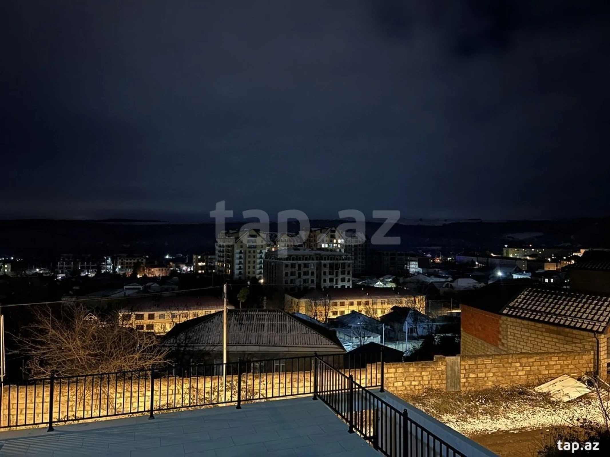 Kirayə verilir 6 otaqlı həyət evi