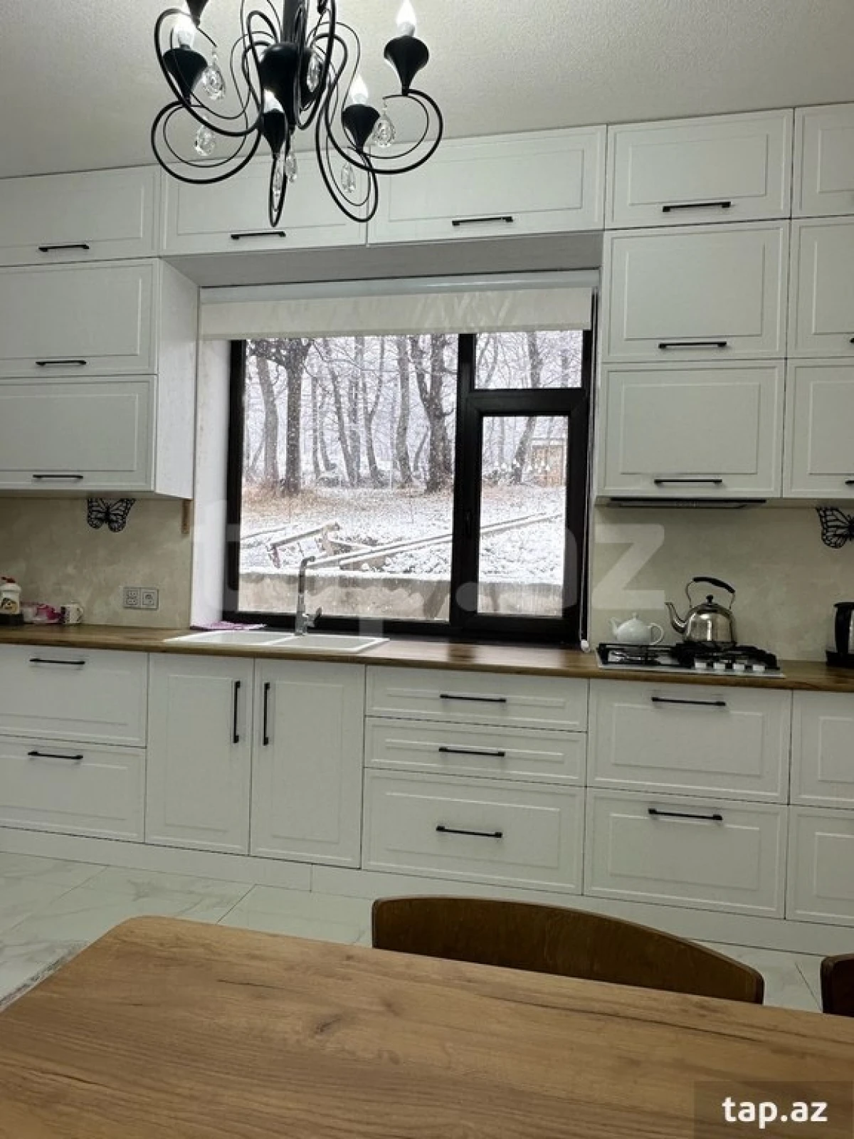 Kirayə verilir 6 otaqlı həyət evi