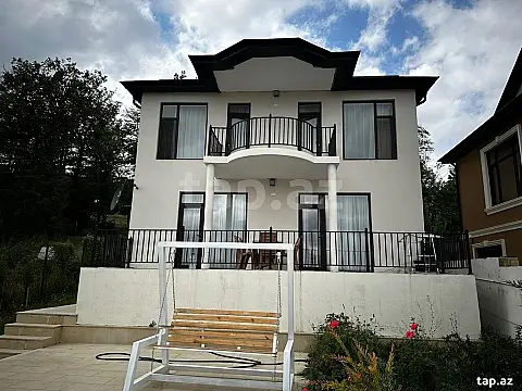 Kirayə verilir 6 otaqlı həyət evi