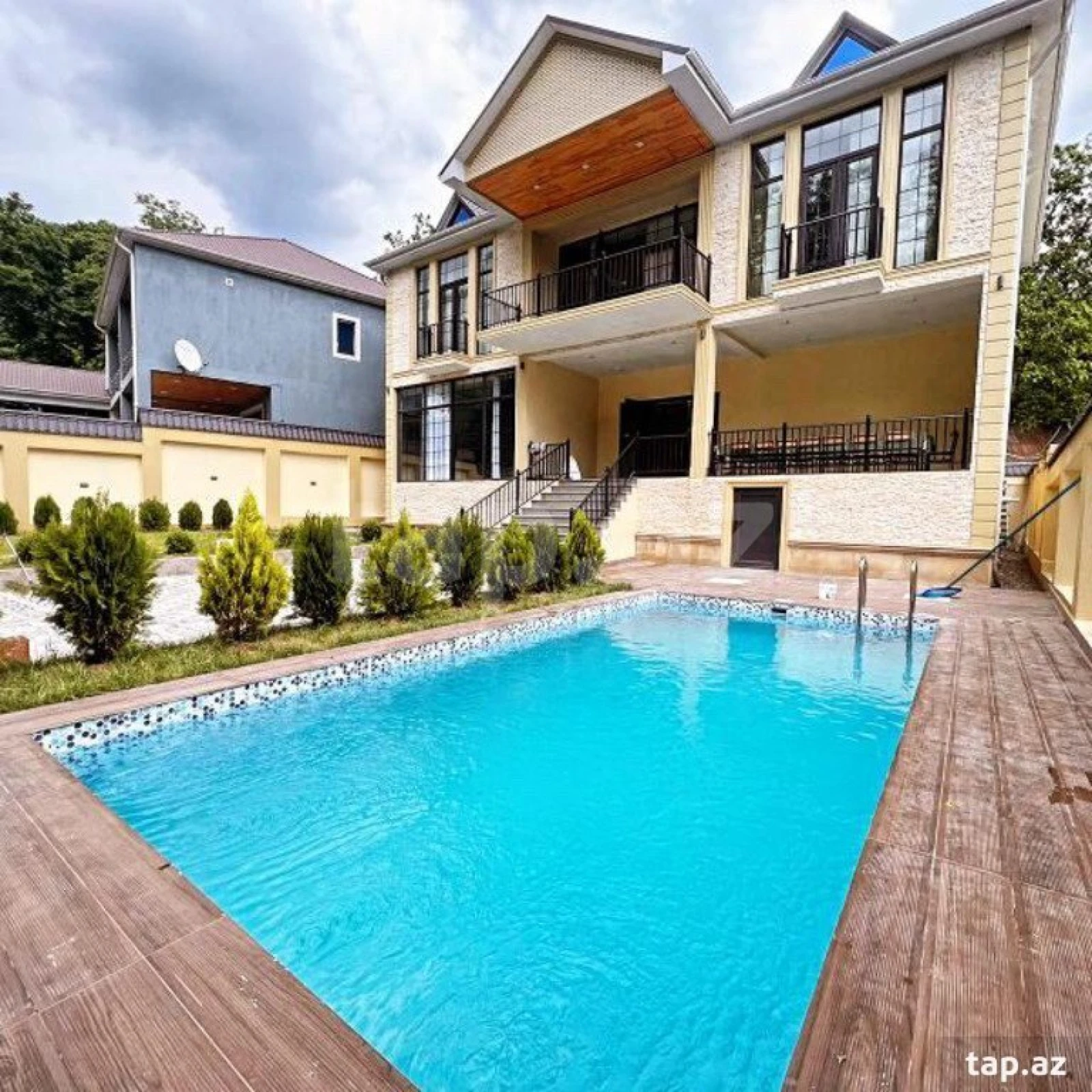 Kirayə verilir 5 otaqlı həyət evi