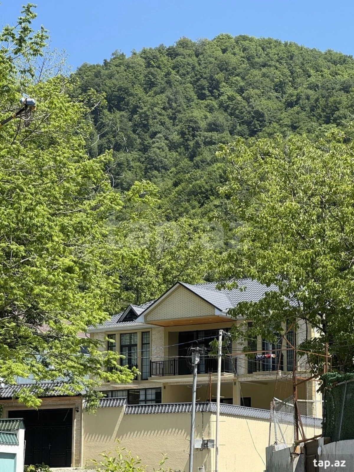 Kirayə verilir 5 otaqlı həyət evi