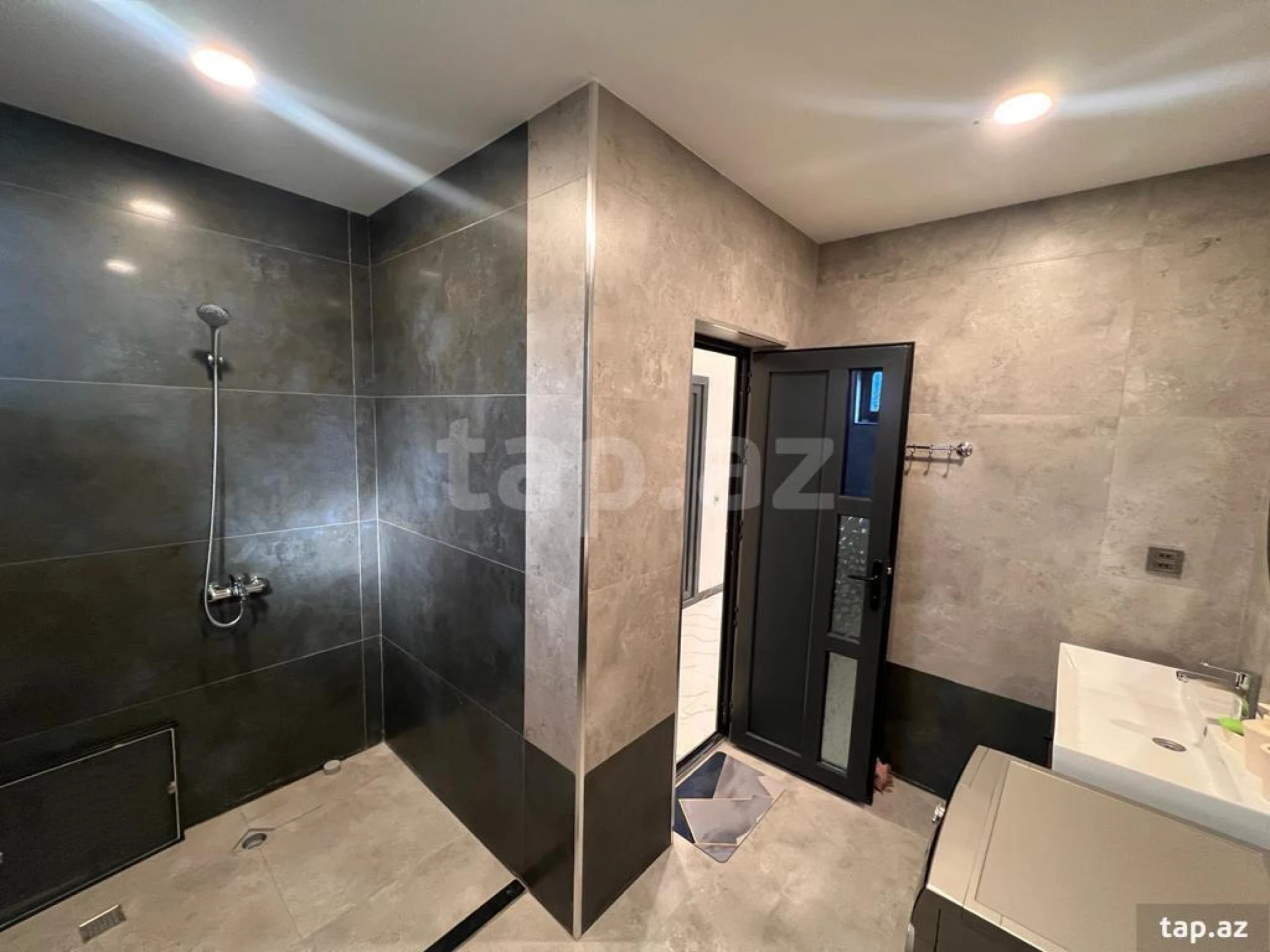 Kirayə verilir 5 otaqlı həyət evi