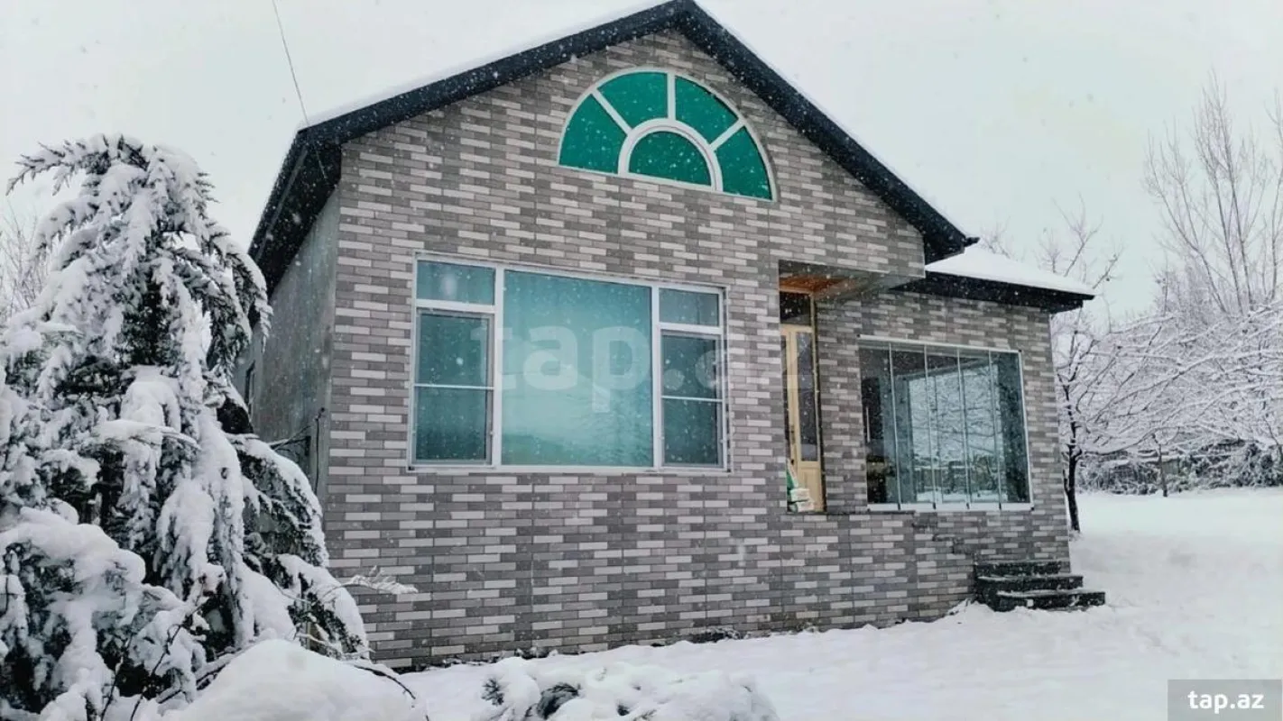 Kirayə verilir 4 otaqlı həyət evi