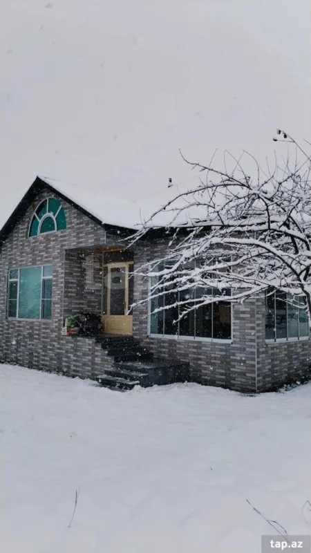 Kirayə verilir 4 otaqlı həyət evi