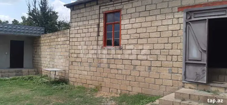 Satılır 3 otaqlı həyət evi