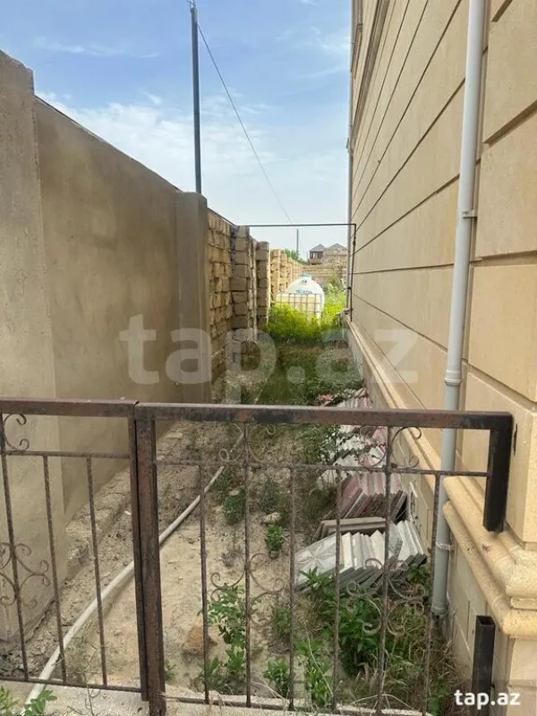 Satılır 5 otaqlı həyət evi 160 m²