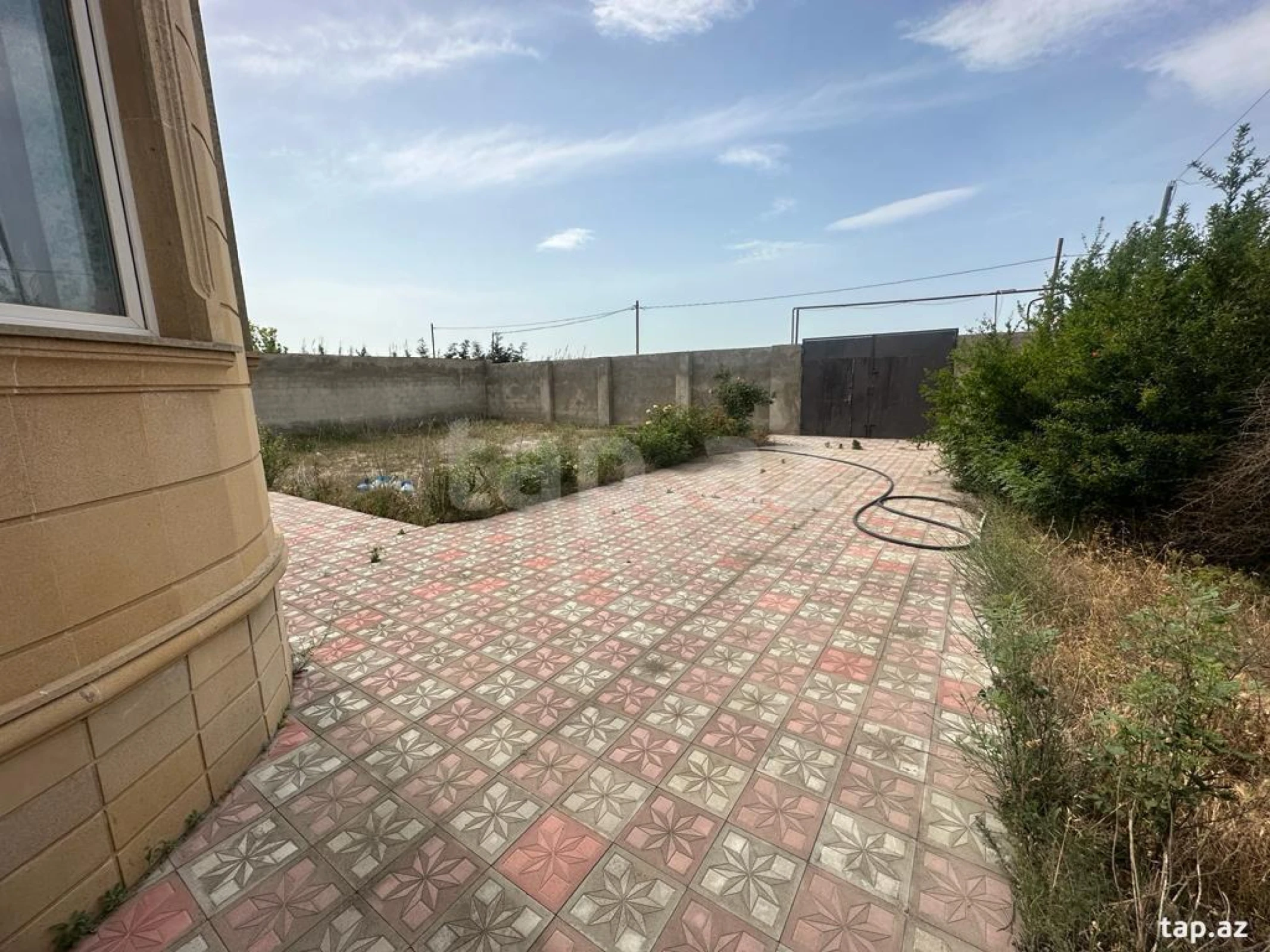 Satılır 5 otaqlı həyət evi 160 m²