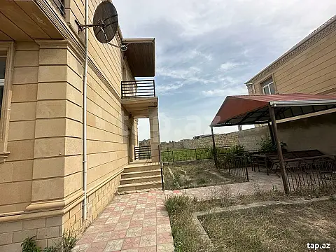 Satılır 5 otaqlı həyət evi 160 m²
