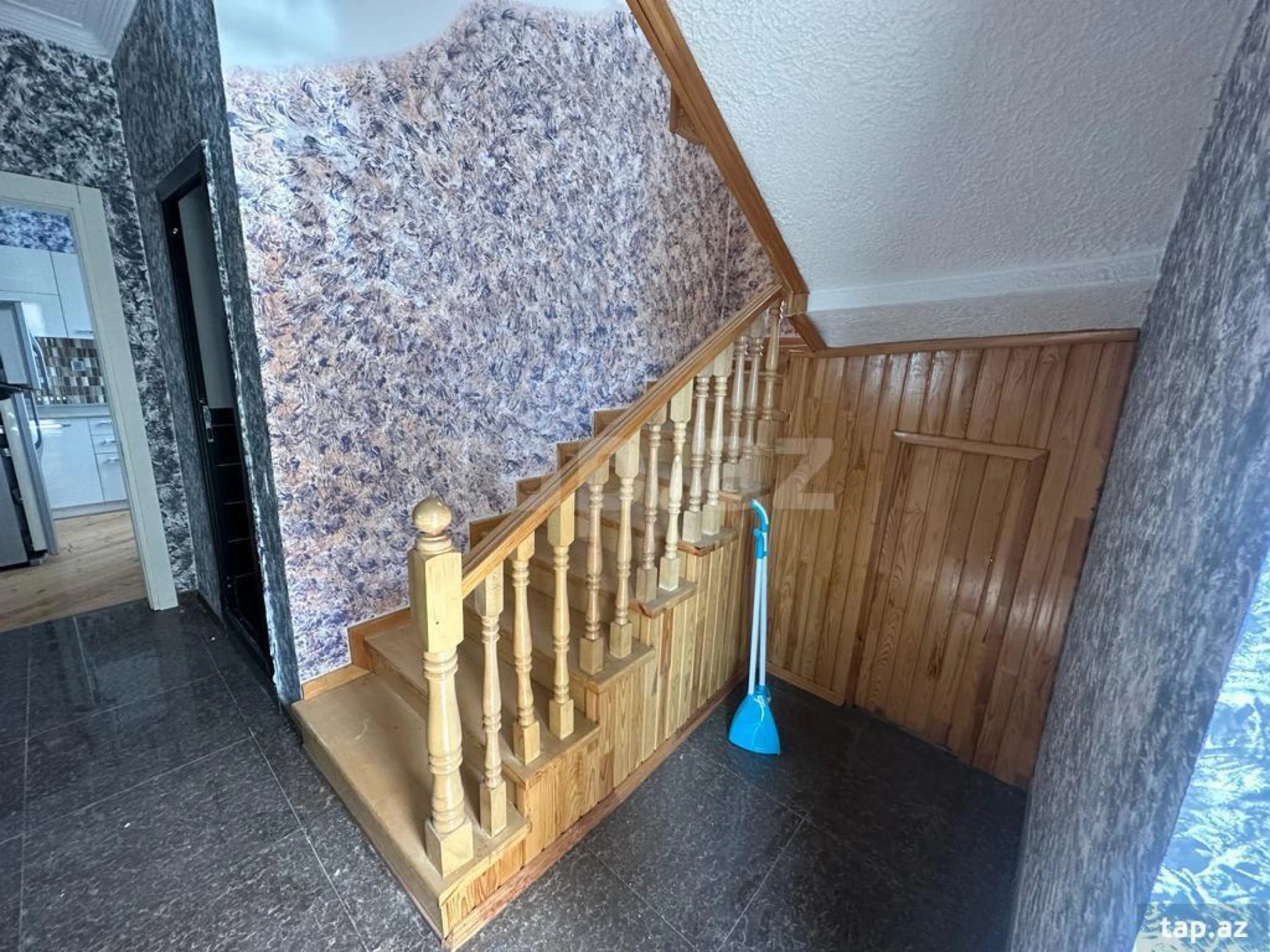 Satılır 5 otaqlı həyət evi 160 m²