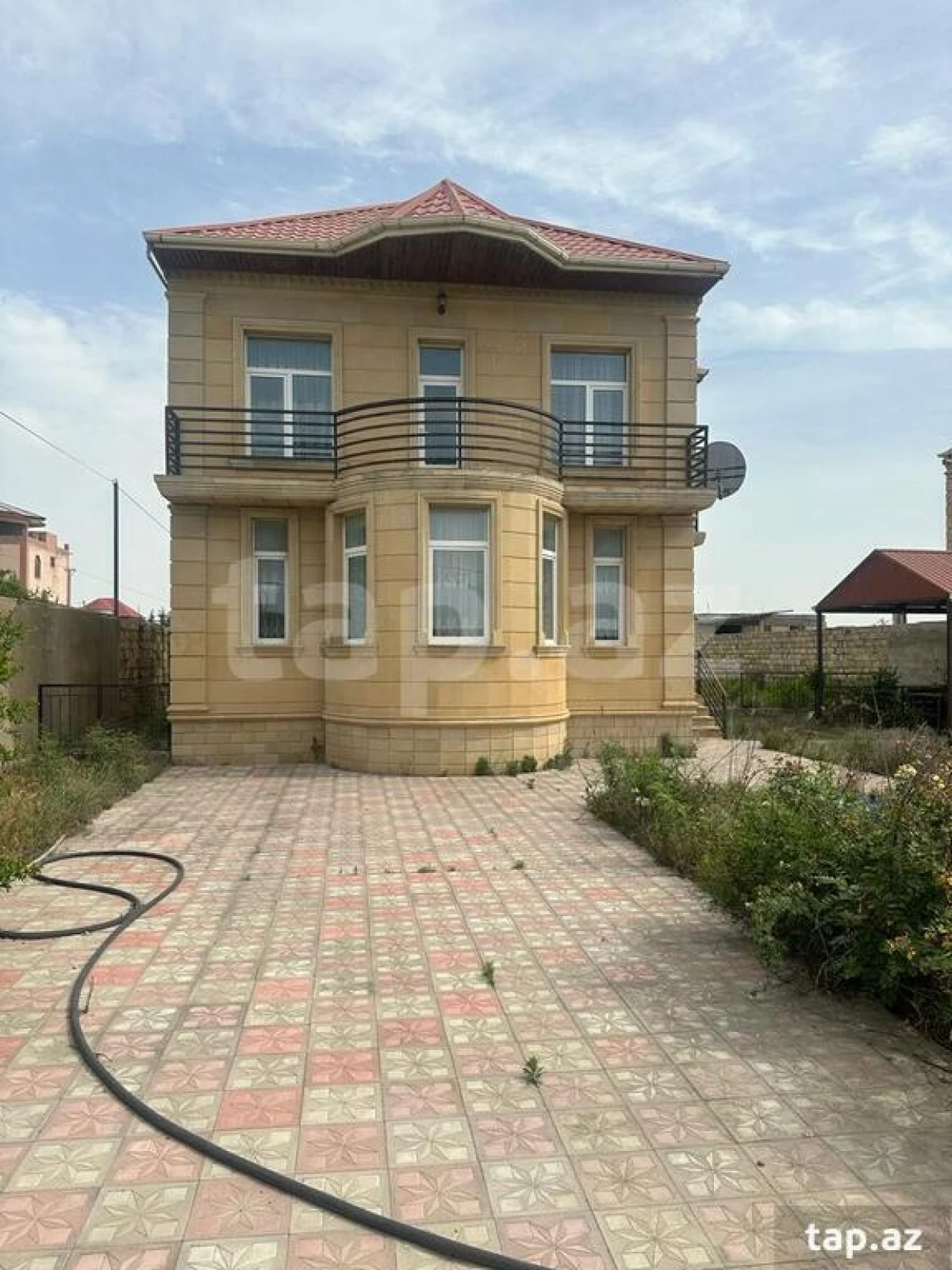 Satılır 5 otaqlı həyət evi 160 m²