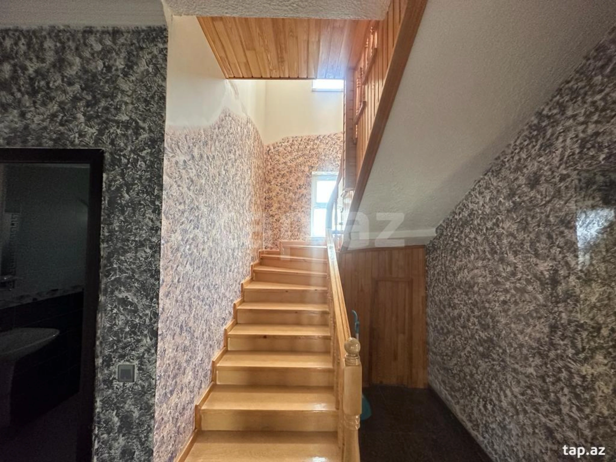 Satılır 5 otaqlı həyət evi 160 m²