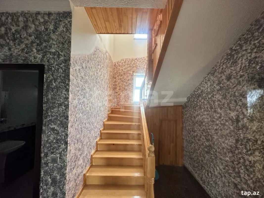 Satılır 5 otaqlı həyət evi 160 m²
